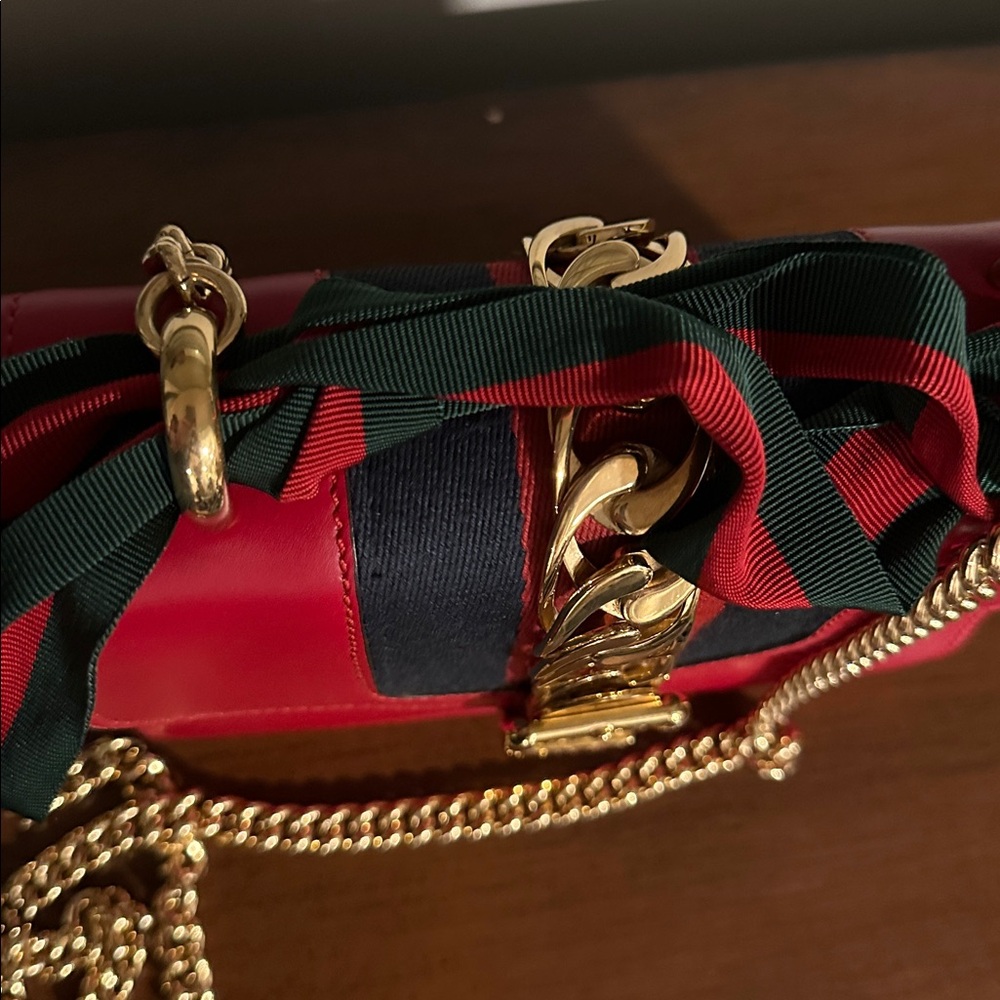 Gucci Red Sylvie Shoulder bag - Picture 4 of 13